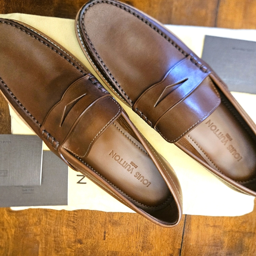 New never worn Louis Vuitton men's loafers